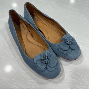 Born Leather Blue Suede Women's Flats Women’s Size 7.5